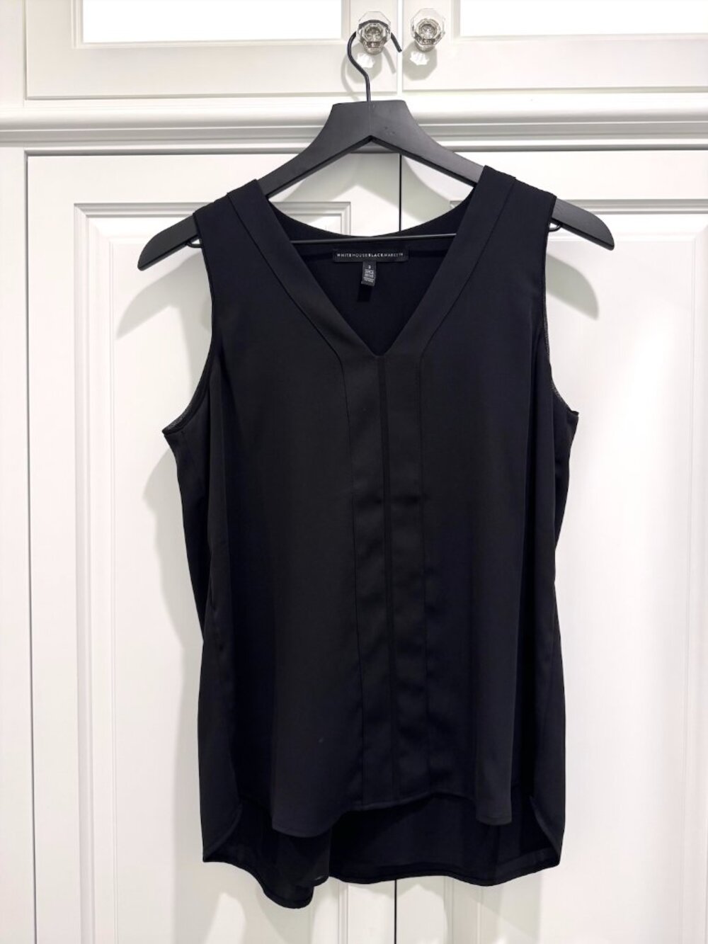 White House Black Market/WHBM Black V-Neck Pleated Front Blouse Tank Top Size 2